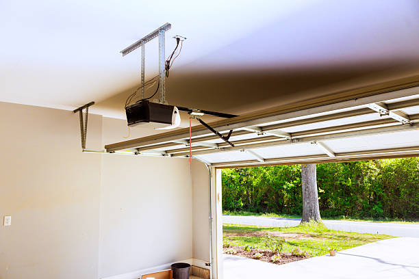 Top rated local Garage Door specialists in Red Bud, IL